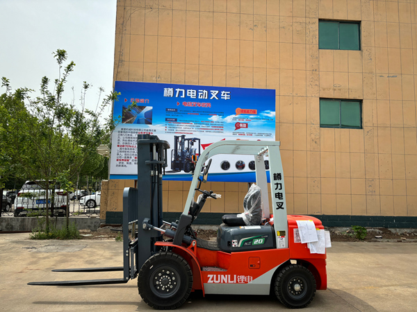 電動(dòng)叉車小型